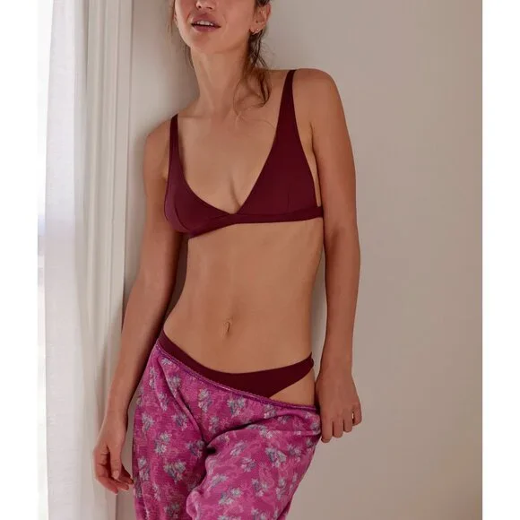 🎉LAST CHANCE🎉 FREE PEOPLE Collagen Yarn Triangle Bra / Port Royal - Picture 8 of 9